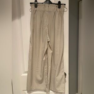 Dynamite wide leg cropped pant